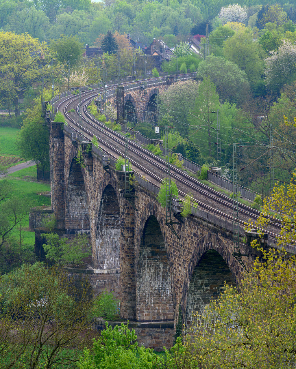 Rurhviadukt   Das Ruhrviadukt Schlaengelt Sich Durchs Ruhrtal